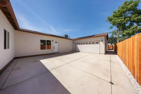Exterior - 821 Nevada St, Manteca, CA 95337 photo 5 of 5