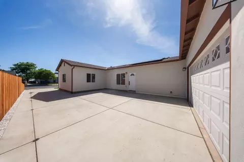 Exterior - 821 Nevada St, Manteca, CA 95337 photo 4 of 5