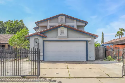 8104 Port Royale Way, Sacramento, CA 95823