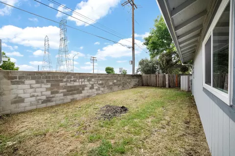 2 Cantina Ct, Sacramento, CA 95828