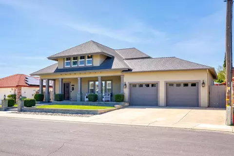 Exterior - 747 Palm Ave, Ripon, CA 95366 photo 3 of 15