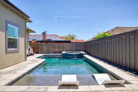 Exterior - 747 Palm Ave, Ripon, CA 95366 photo 10 of 15