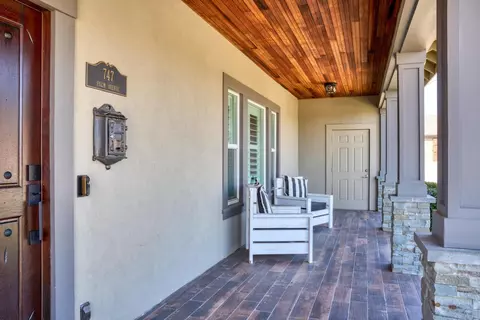Exterior - 747 Palm Ave, Ripon, CA 95366 photo 7 of 15