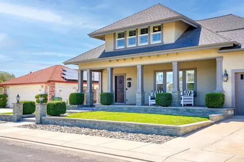 Exterior - 747 Palm Ave, Ripon, CA 95366 photo 5 of 15