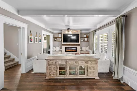 Entry Way - 747 Palm Ave, Ripon, CA 95366 photo 3 of 6