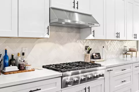 Kitchen - 2022 Ritchie St, Folsom, CA 95630 photo 5 of 8