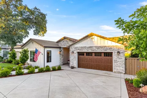 Exterior - 2022 Ritchie St, Folsom, CA 95630 photo 2 of 15
