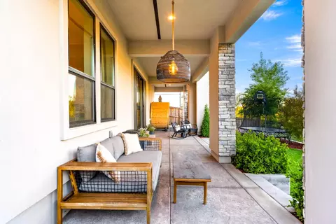 Exterior - 2022 Ritchie St, Folsom, CA 95630 photo 8 of 15