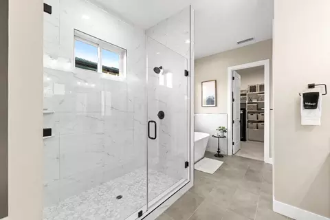 Bath - 2022 Ritchie St, Folsom, CA 95630 photo 5 of 7