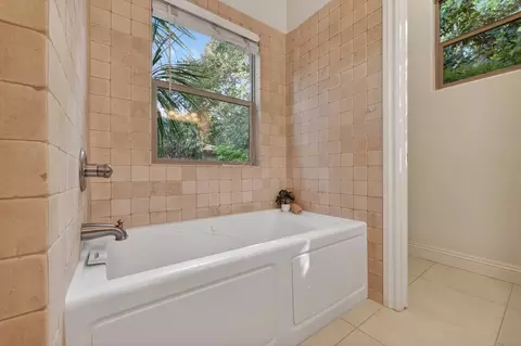 Bath - 3906 Brace Ranch Rd, Loomis, CA 95650 photo 6 of 9