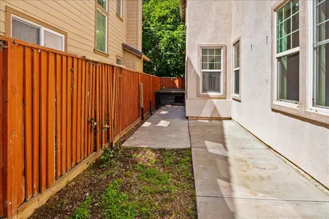 Exterior - 1834 Meritt Dr, Tracy, CA 95304 photo 6 of 8