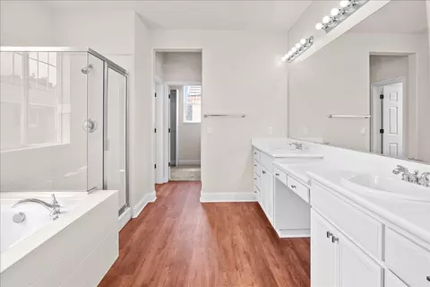 Bath - 1834 Meritt Dr, Tracy, CA 95304 photo 3 of 7
