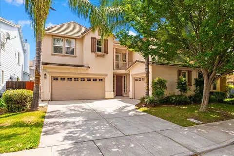 Exterior - 1834 Meritt Dr, Tracy, CA 95304 photo 2 of 8