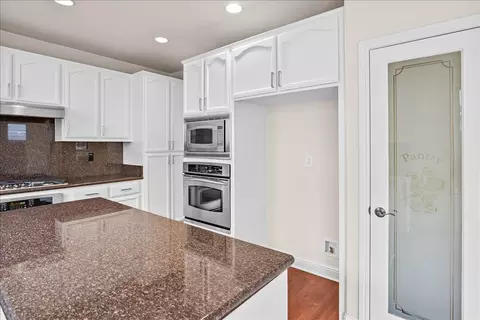 Kitchen - 1834 Meritt Dr, Tracy, CA 95304 photo 2 of 7