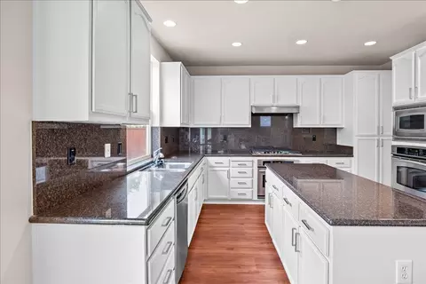 Kitchen - 1834 Meritt Dr, Tracy, CA 95304 photo 3 of 7