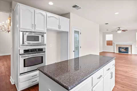 Kitchen - 1834 Meritt Dr, Tracy, CA 95304 photo 6 of 7