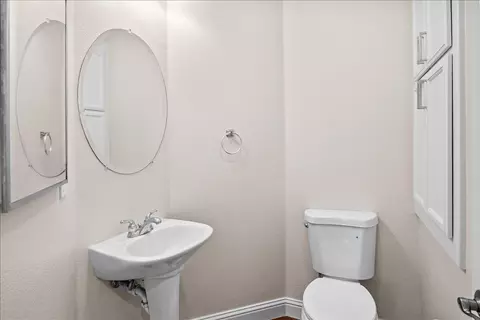 Bath - 1834 Meritt Dr, Tracy, CA 95304 photo 1 of 7