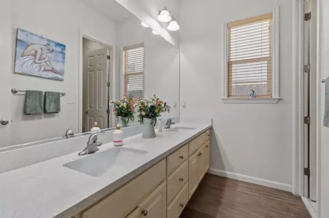 Bath - 2412 Trident Dr, Modesto, CA 95355 photo 2 of 3