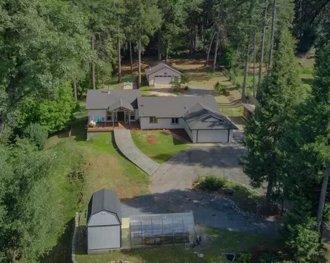 5257 Cold Springs Dr, Foresthill, CA 95631