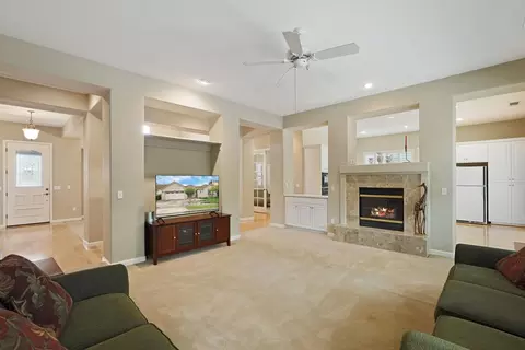 Living - 2088 Incline Dr, Lodi, CA 95242 photo 2 of 4