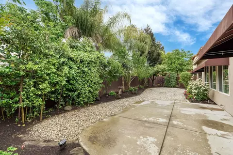 Exterior - 2088 Incline Dr, Lodi, CA 95242 photo 2 of 9