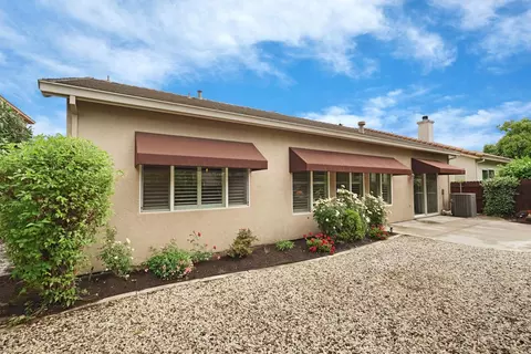 Exterior - 2088 Incline Dr, Lodi, CA 95242 photo 7 of 9