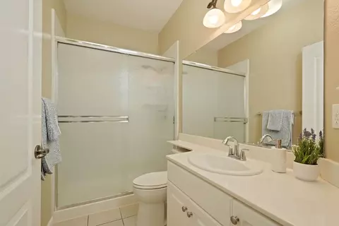 Bath - 2088 Incline Dr, Lodi, CA 95242 photo 1 of 4