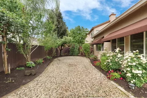 Exterior - 2088 Incline Dr, Lodi, CA 95242 photo 3 of 9