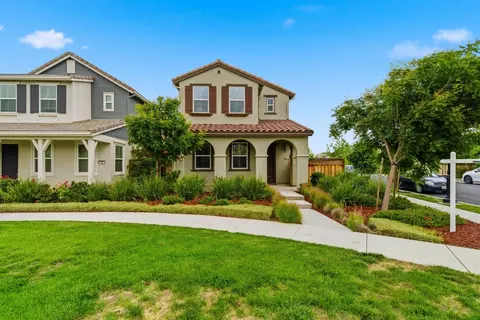 146 E Rodbell Ln, Mountain House, CA 95391