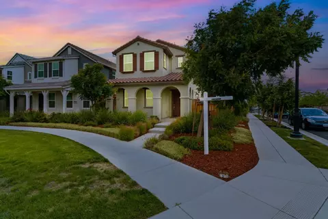 146 E Rodbell Ln, Mountain House, CA 95391 photo 4