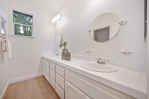 Bath - 5321 Clipper Ct, Rocklin, CA 95765 photo 4 of 5