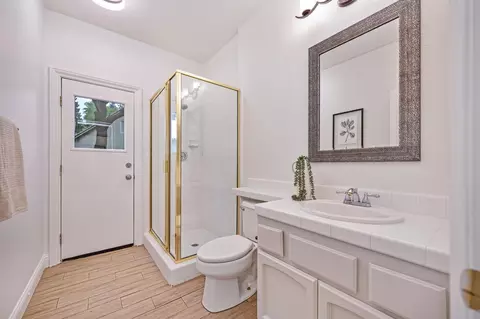 Bath - 5321 Clipper Ct, Rocklin, CA 95765 photo 1 of 5