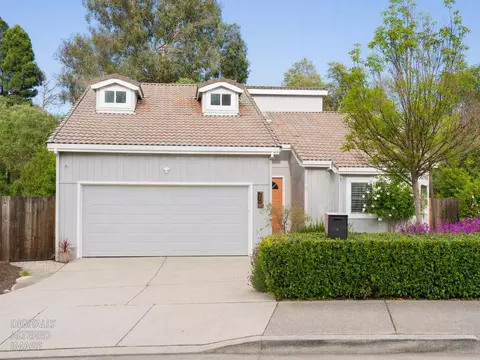 25 Rialto Dr, Watsonville, CA 95076