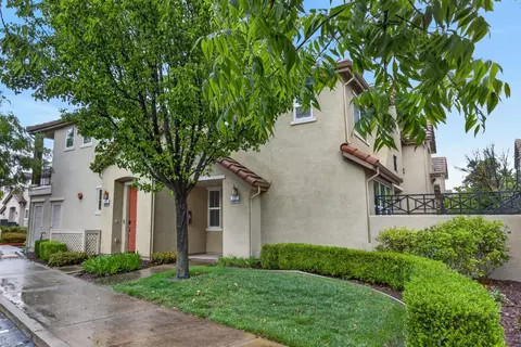 102 Cezanne Ln, Folsom, CA 95630