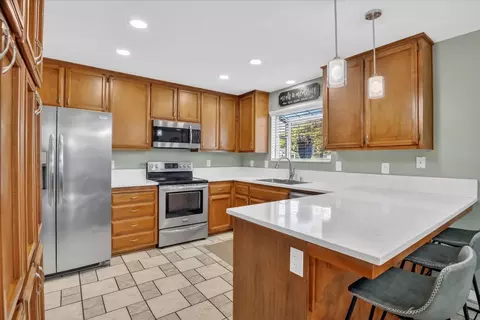Kitchen - 4800 Endicott Ct, Salida, CA 95368 photo 2 of 5