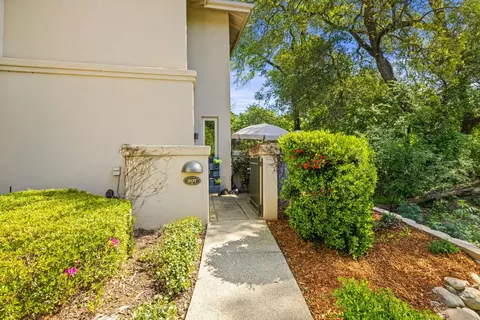 11290 Stanford Court Ln #207, Gold River, CA 95670
