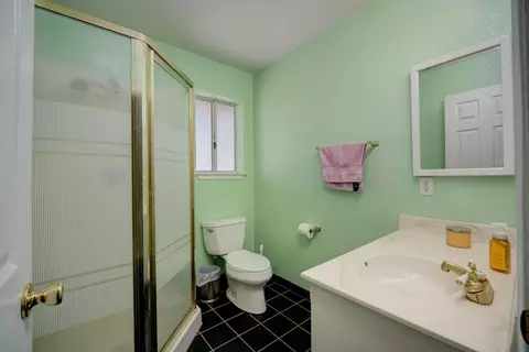 Bath - 4427 E Catlett Rd, Lincoln, CA 95648 photo 1 of 4