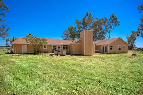 Exterior - 4427 E Catlett Rd, Lincoln, CA 95648 photo 5 of 9