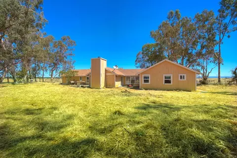 Exterior - 4427 E Catlett Rd, Lincoln, CA 95648 photo 6 of 9