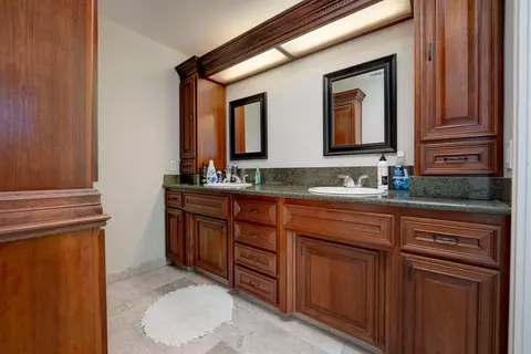 Bath - 4427 E Catlett Rd, Lincoln, CA 95648 photo 3 of 4