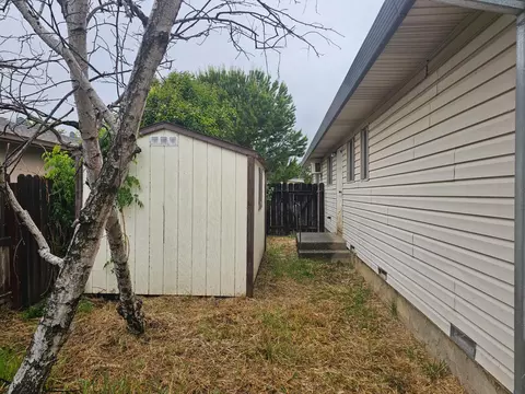 Exterior - 1108 Washington Ave, Winters, CA 95694 photo 4 of 6