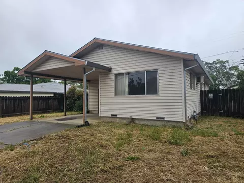 Exterior - 1108 Washington Ave, Winters, CA 95694 photo 2 of 6