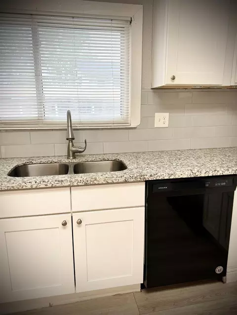 Kitchen - 522 Wolfe Ave, Turlock, CA 95380 photo 6 of 15