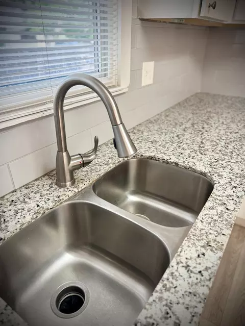 Kitchen - 522 Wolfe Ave, Turlock, CA 95380 photo 10 of 15