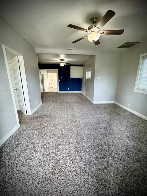 Living - 522 Wolfe Ave, Turlock, CA 95380 photo 5 of 5