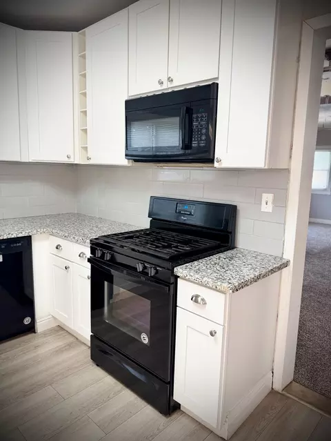 Kitchen - 522 Wolfe Ave, Turlock, CA 95380 photo 8 of 15