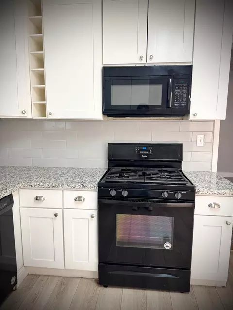 Kitchen - 522 Wolfe Ave, Turlock, CA 95380 photo 9 of 15