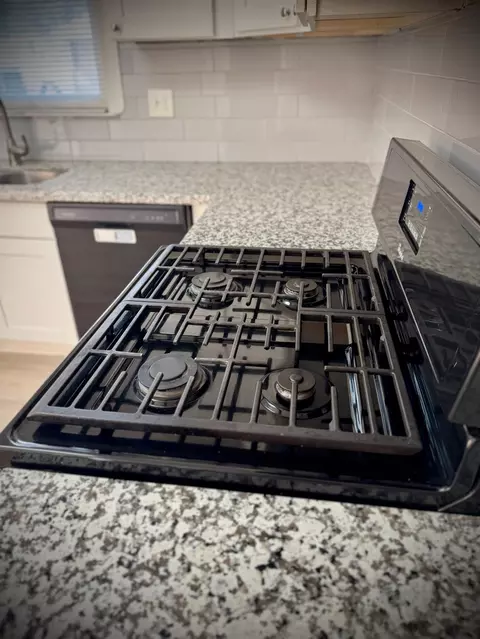 Kitchen - 522 Wolfe Ave, Turlock, CA 95380 photo 11 of 15