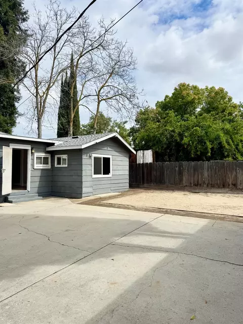 Exterior - 522 Wolfe Ave, Turlock, CA 95380 photo 10 of 14
