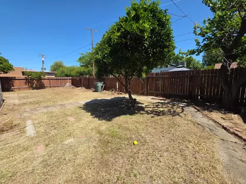 Exterior - 1416 Tully Rd, Modesto, CA 95350 photo 5 of 6